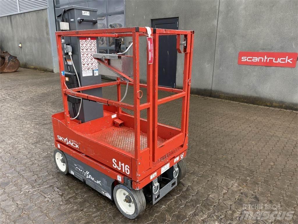 SkyJack SJ16 Vertikaalsed mast tõstukid