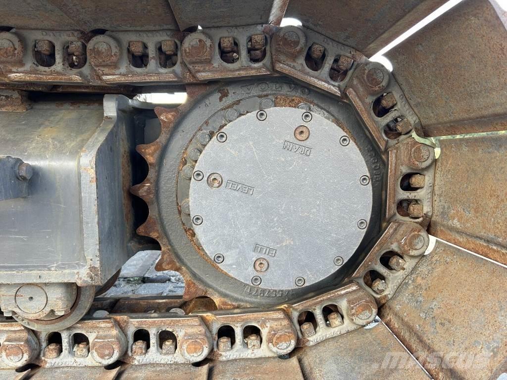 Volvo ECR145EL Roomikekskavaatorid