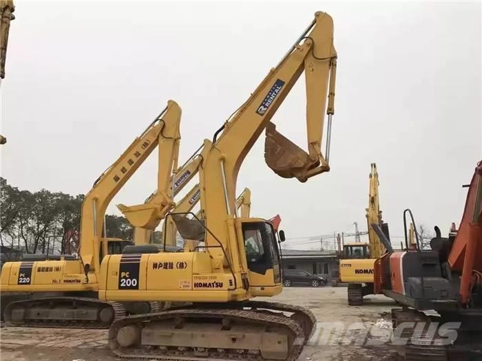 Komatsu PC 200-7 Roomikekskavaatorid