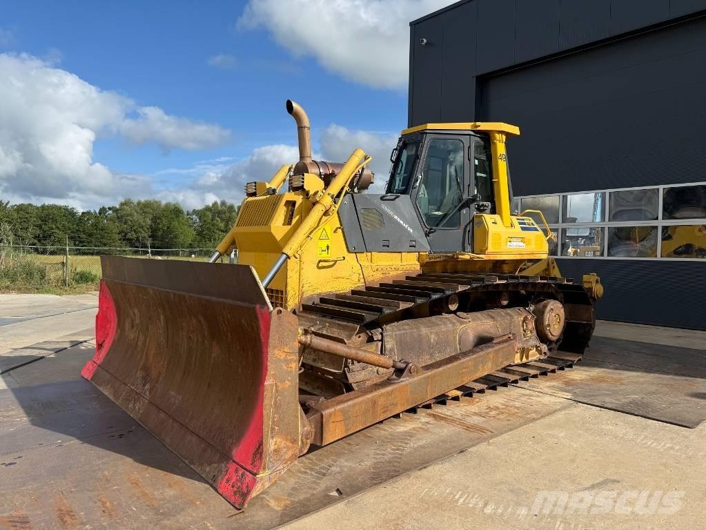 Komatsu D 65 PX-12 Buldooserid