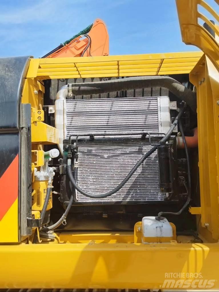 CAT 320 D 2 Väikeekskavaatorid 7t-12t