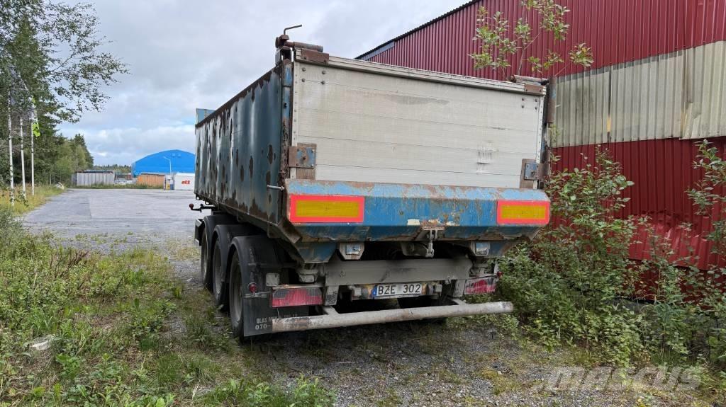 M & V Trippelkärra Kallur-haagised