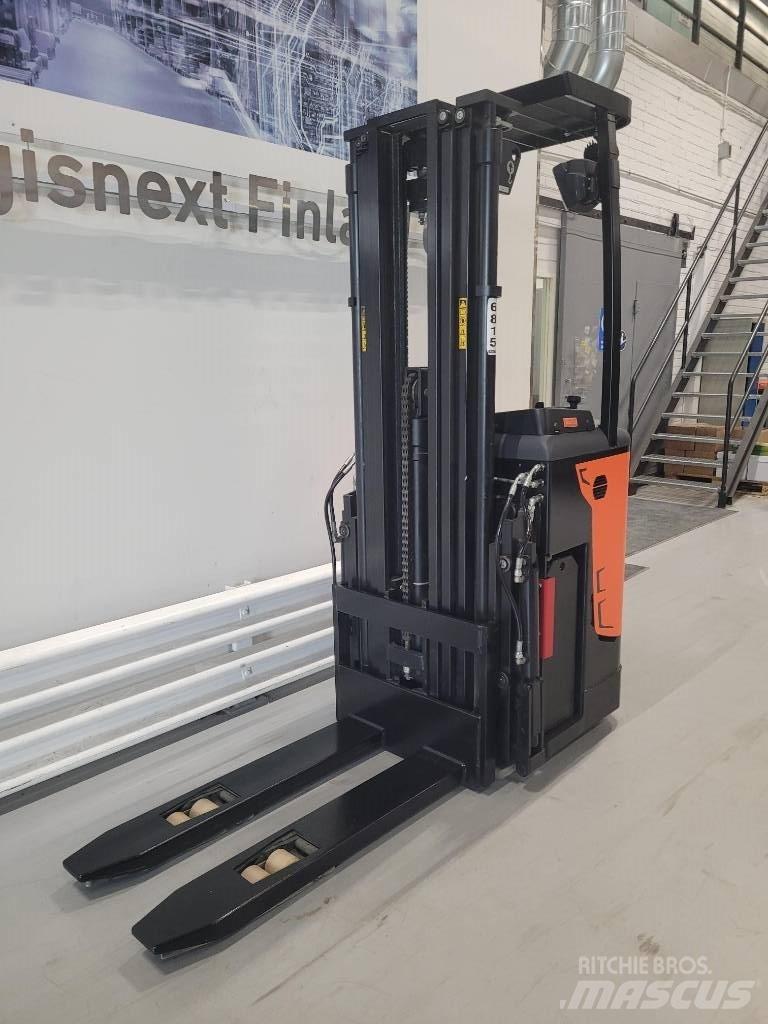 Rocla SST 16 ACI Platvormiga virnastajad
