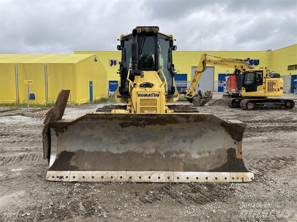 Komatsu DX 51 PX 22 Buldooserid