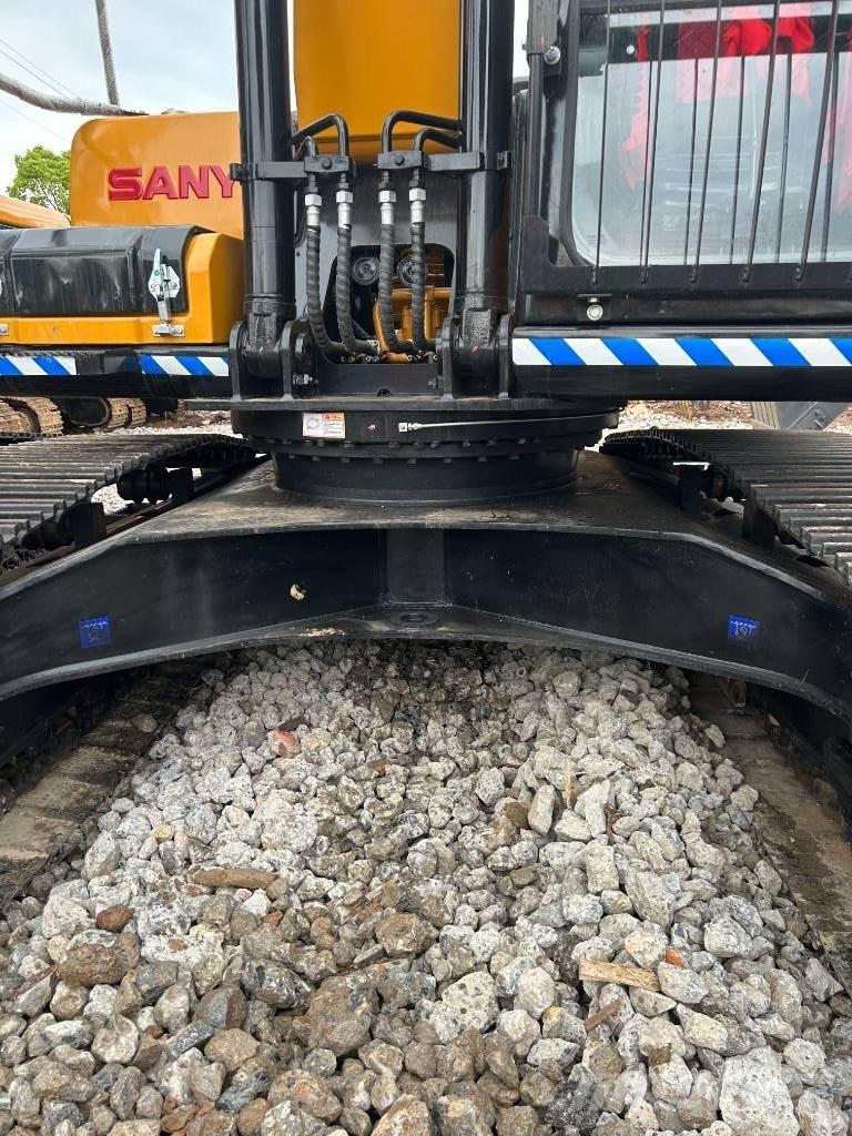 Sany SY 215 C Roomikekskavaatorid