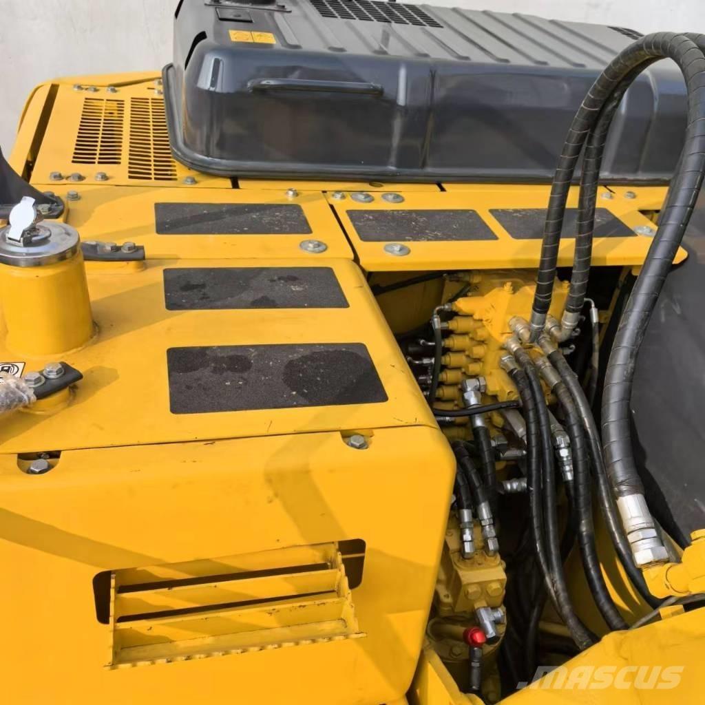 Komatsu PC 130 Väikeekskavaatorid 7t-12t