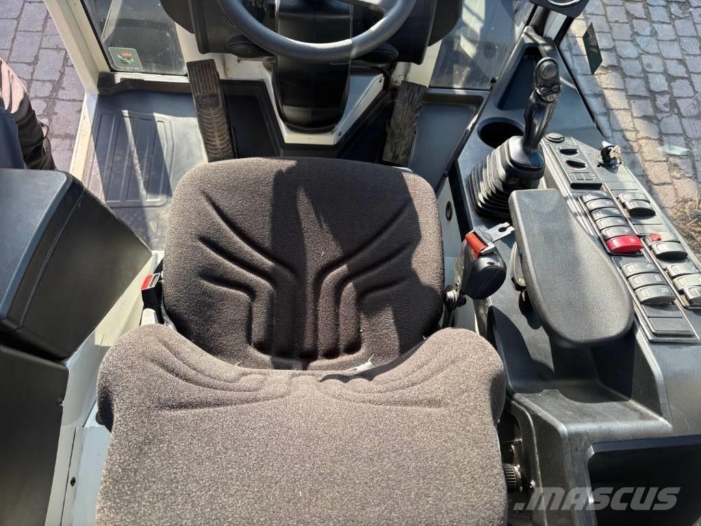 Liebherr L 506 Rataslaadurid