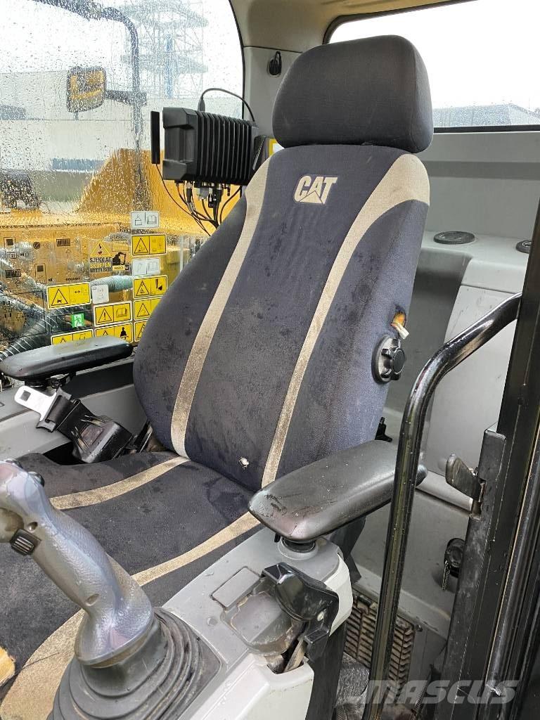 CAT 2020 Roomikekskavaatorid