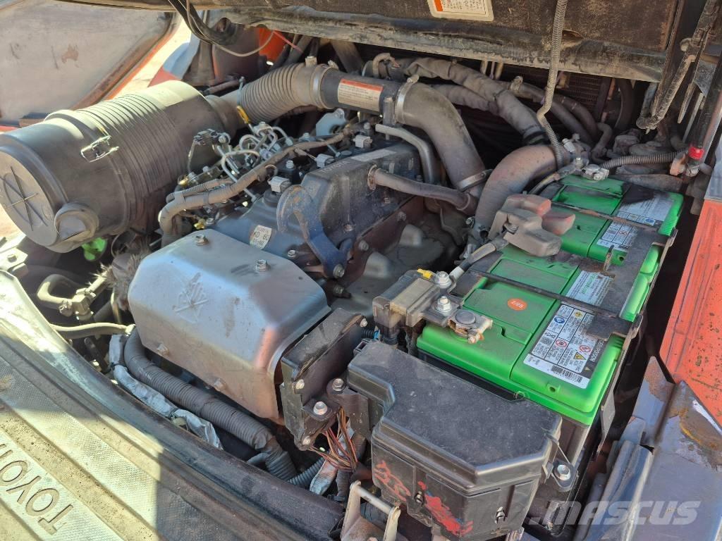 Toyota 8 FD 40 U Kahveltõstukid - muud