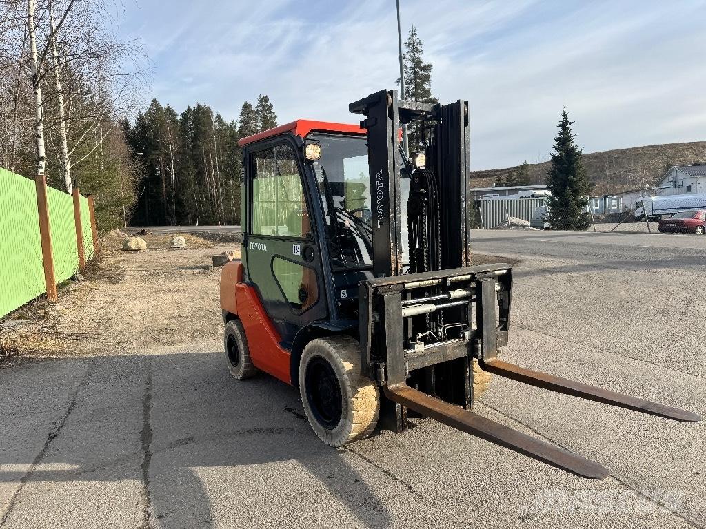 Toyota 02-8 FDF 30 Diiseltõstukid