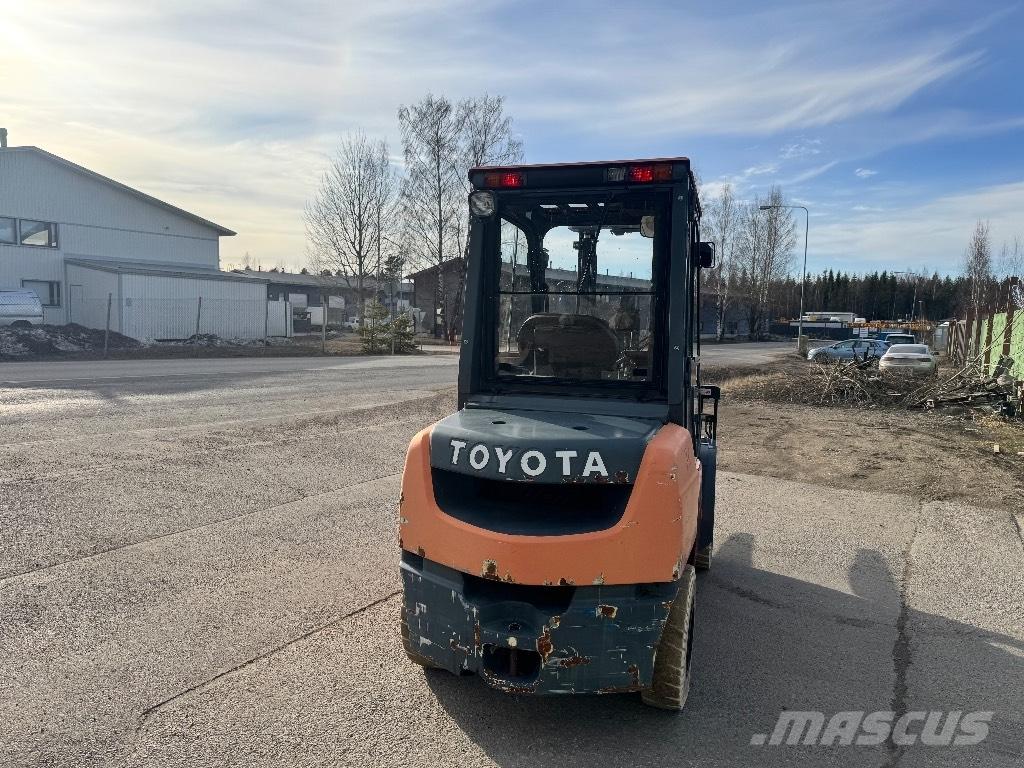 Toyota 02-8 FDF 30 Diiseltõstukid