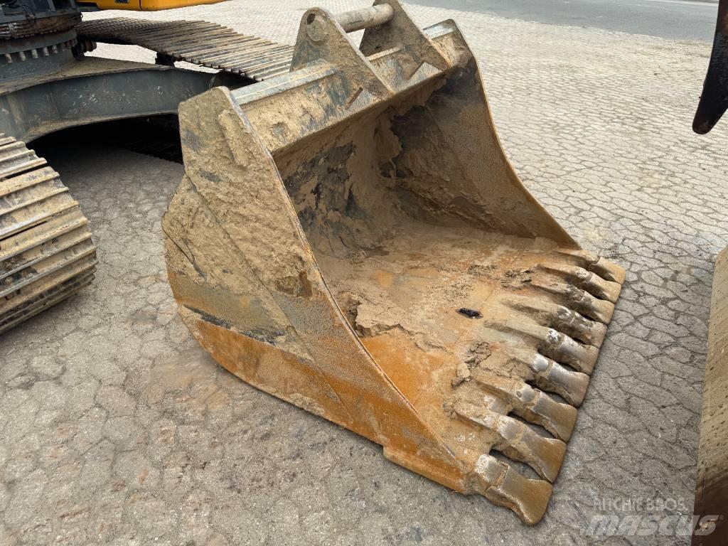 Liebherr R 926 LC Roomikekskavaatorid