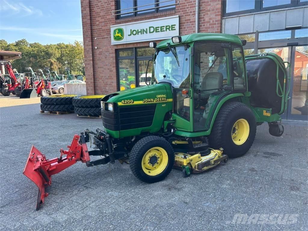John Deere 4200 Kompakttraktorid