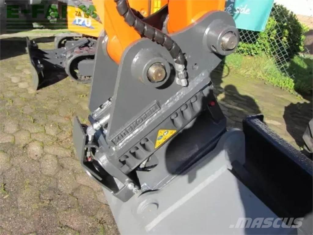 Hitachi zx 33 u-6 Ratasekskavaatorid