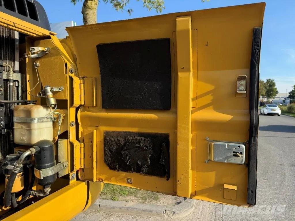 CAT 320BLN Ekskavaatorlaadurid
