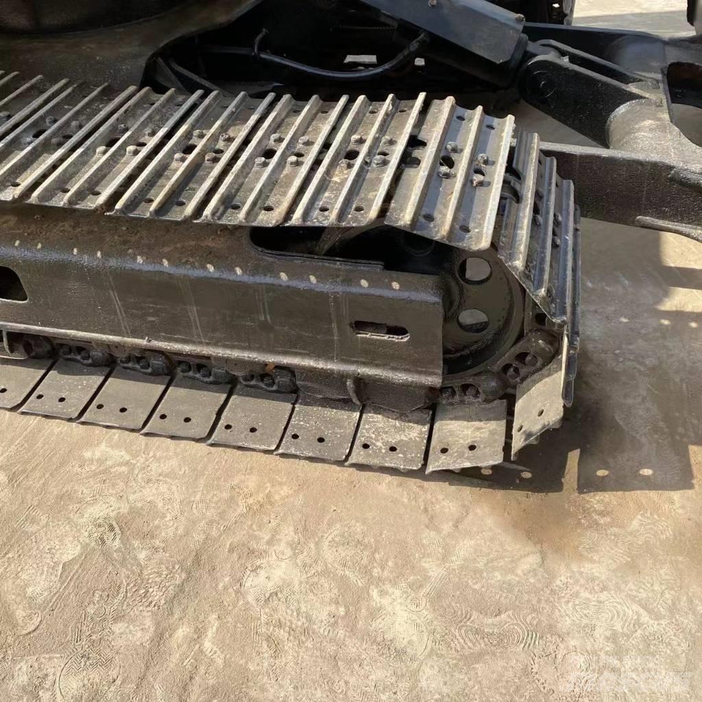 Komatsu PC 60 Väikeekskavaatorid 7t-12t