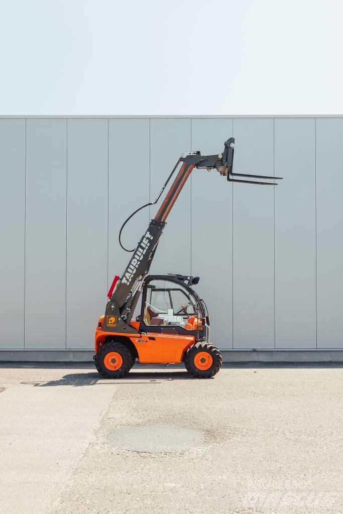 Ausa T 144 H Teleskooplaadurid