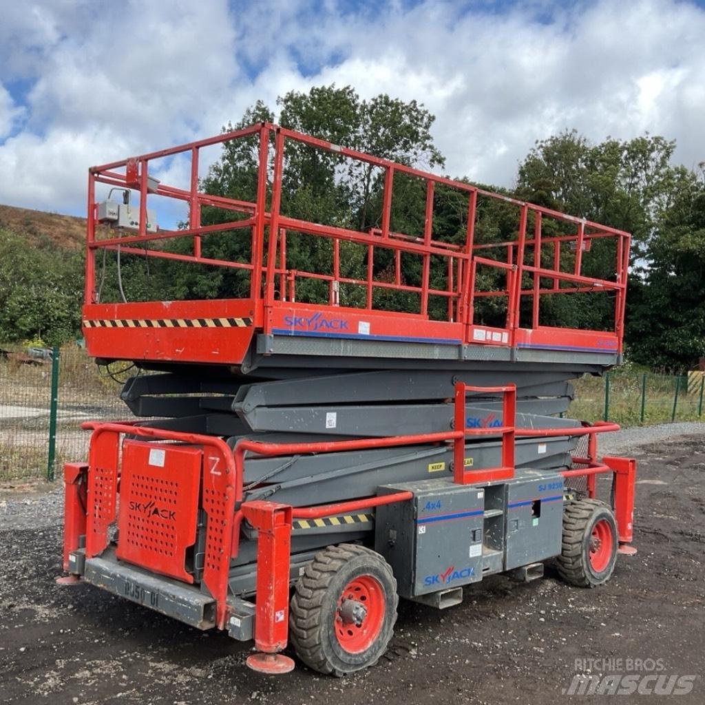 SkyJack SJ 9250 RT Käärtõstukid
