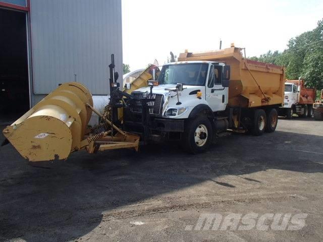 International 7400 Lumesahad
