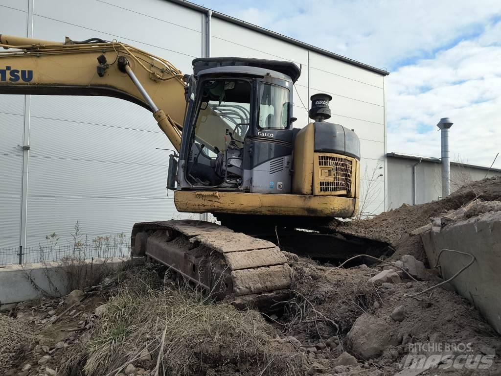 Komatsu 228 Roomikekskavaatorid