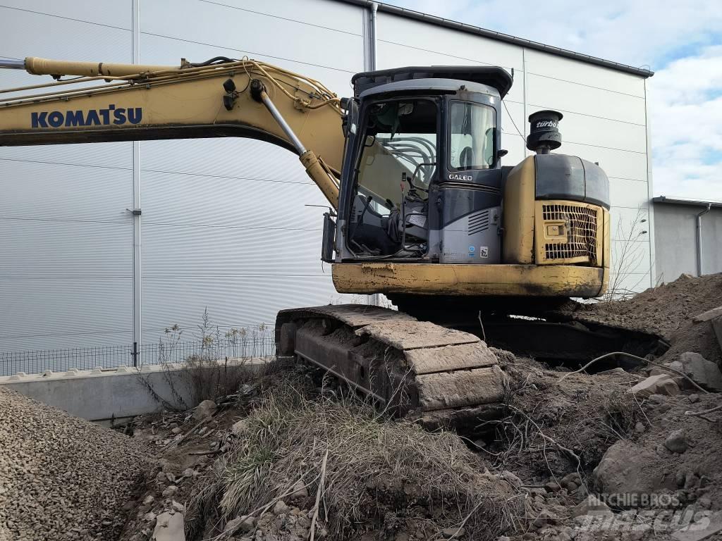Komatsu 228 Roomikekskavaatorid
