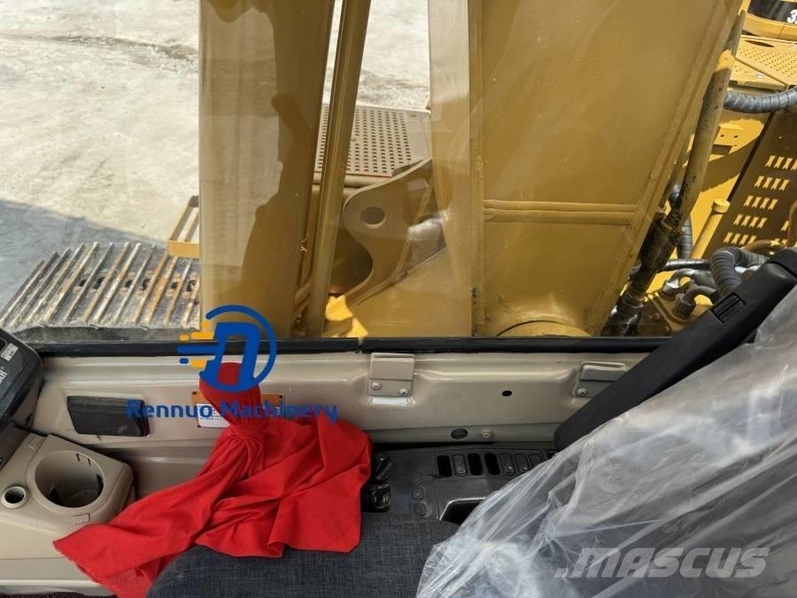 CAT 320B Roomikekskavaatorid