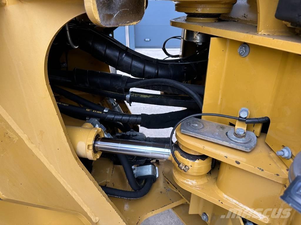 CAT 938 H Rataslaadurid