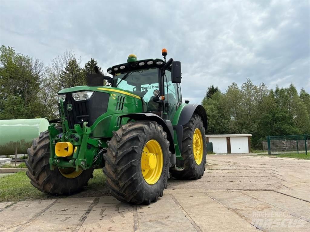 John Deere 6215 R Traktorid