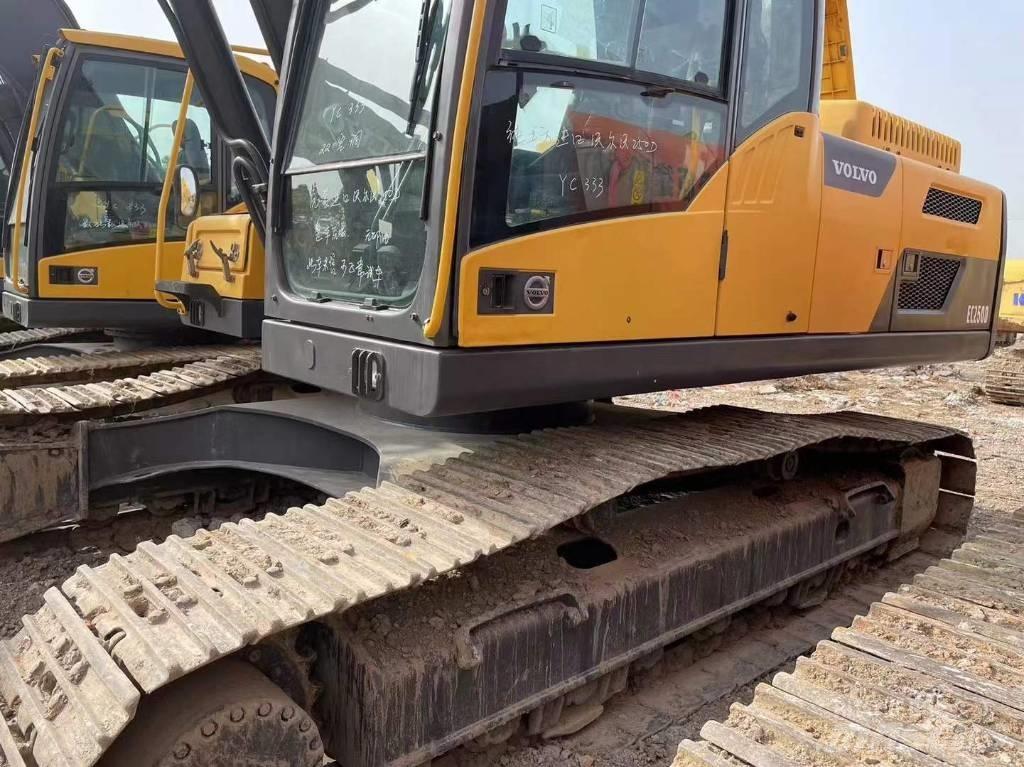 Volvo EC 250 D Roomikekskavaatorid