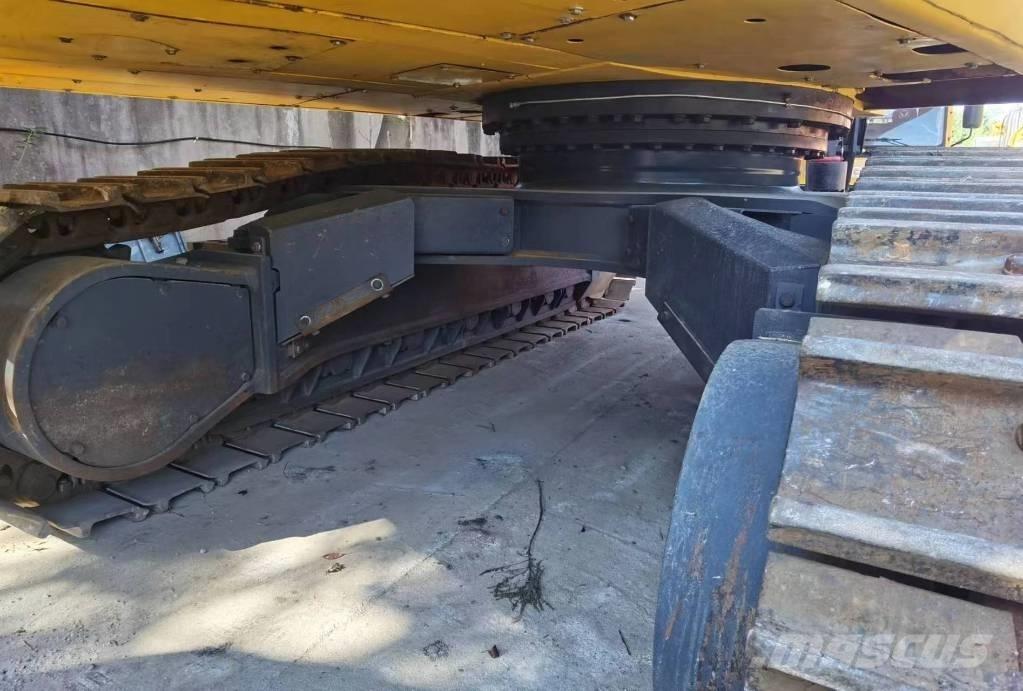 Komatsu PC 450 Roomikekskavaatorid