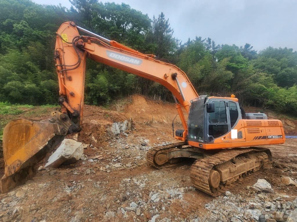 Doosan DX 300 LC-5 Roomikekskavaatorid