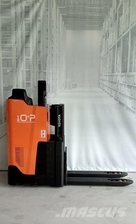 Toyota SSI200D Platvormiga virnastajad