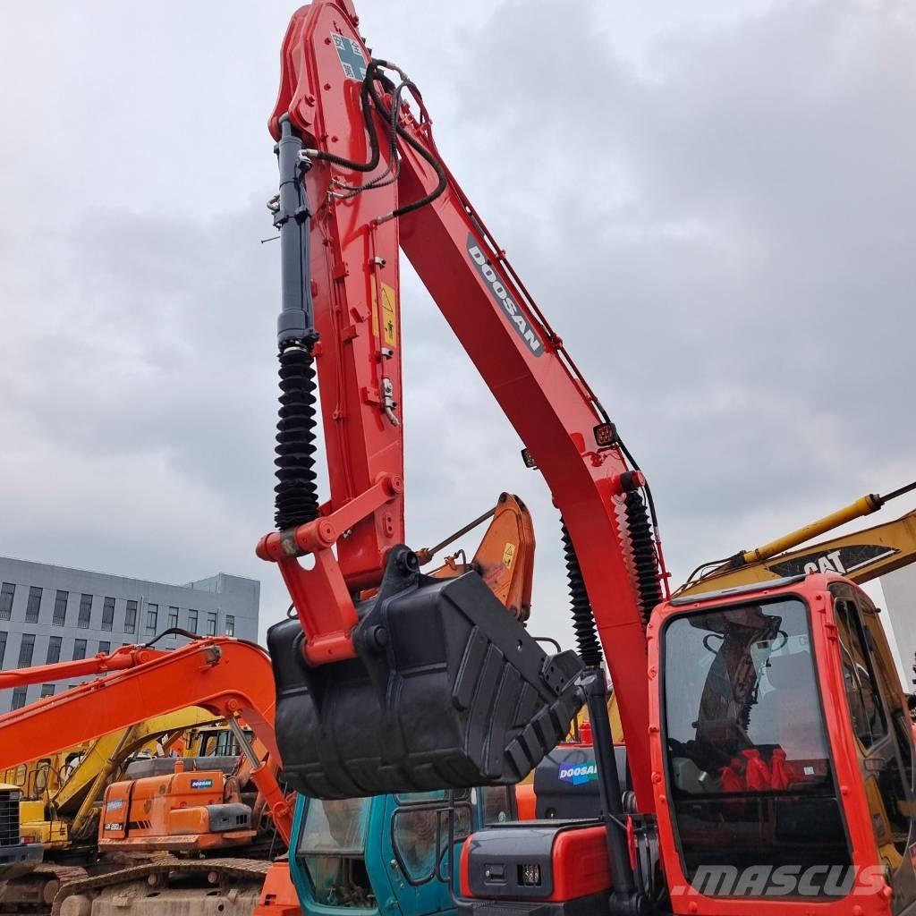 Doosan DH 150 Roomikekskavaatorid
