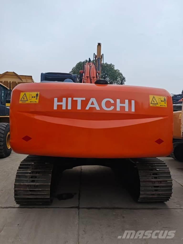 Hitachi ZX 210 Roomikekskavaatorid