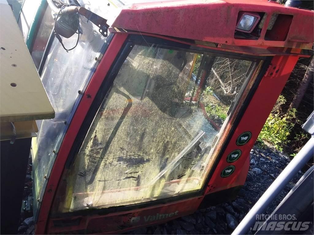 Valmet 941 Kabiinid