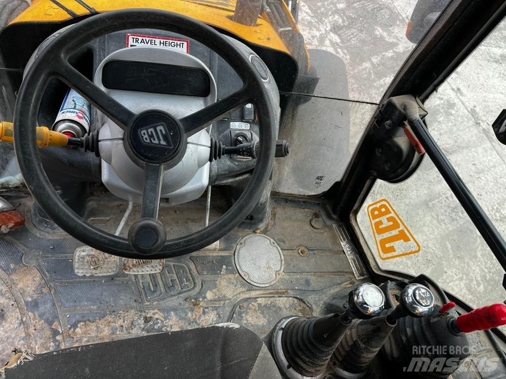 JCB 3 CX Contractor Ratasekskavaatorid