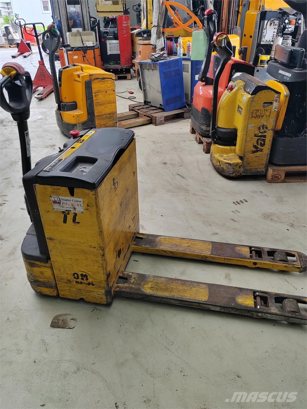 OM TL 18 Järelkäidavad virnastajad