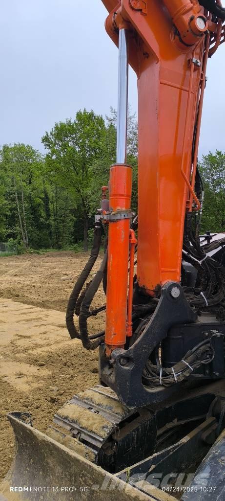 Hitachi Zaxis 85 USB Väikeekskavaatorid 7t-12t