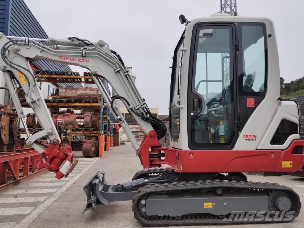 Takeuchi TB 225 Miniekskavaatorid < 7 t