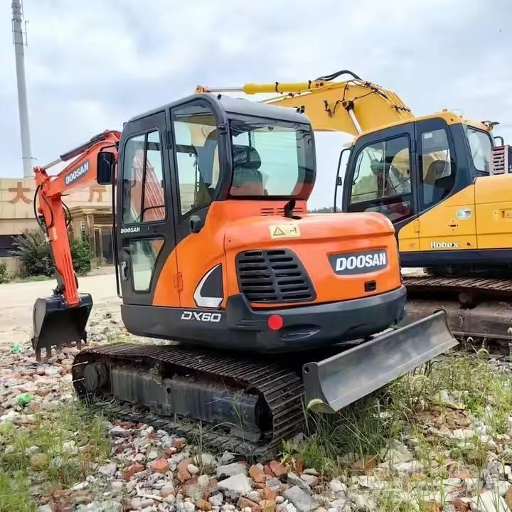 Doosan DX 60 Roomikekskavaatorid