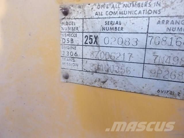 CAT D 5 B Buldooserid