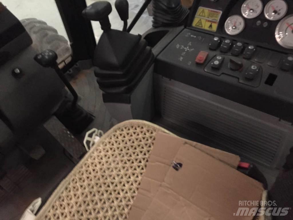 CAT 450 E Ekskavaatorlaadurid