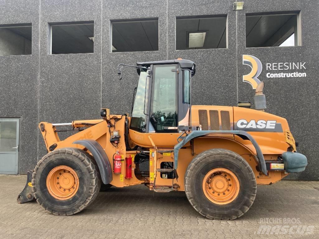 CASE 721 E Rataslaadurid