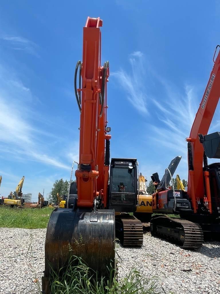 Hitachi ZX200 Roomikekskavaatorid