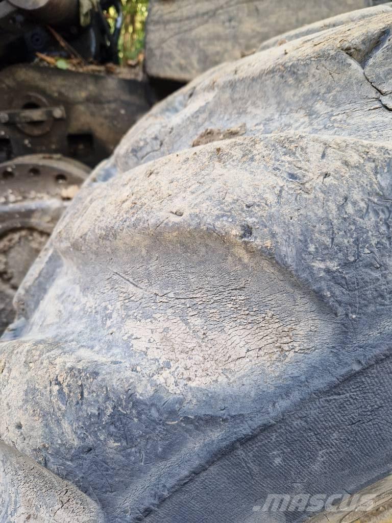 John Deere 1270 D Harvesterid