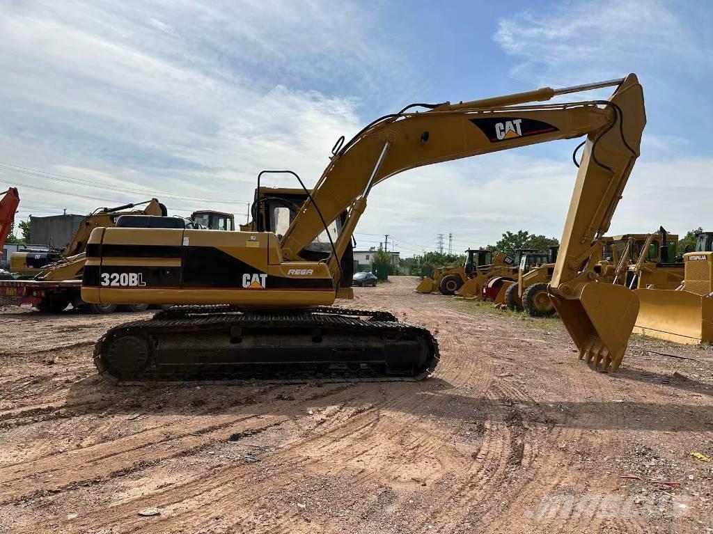 CAT 320 B Roomikekskavaatorid