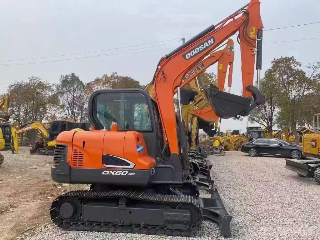 Doosan DX 60 Roomikekskavaatorid