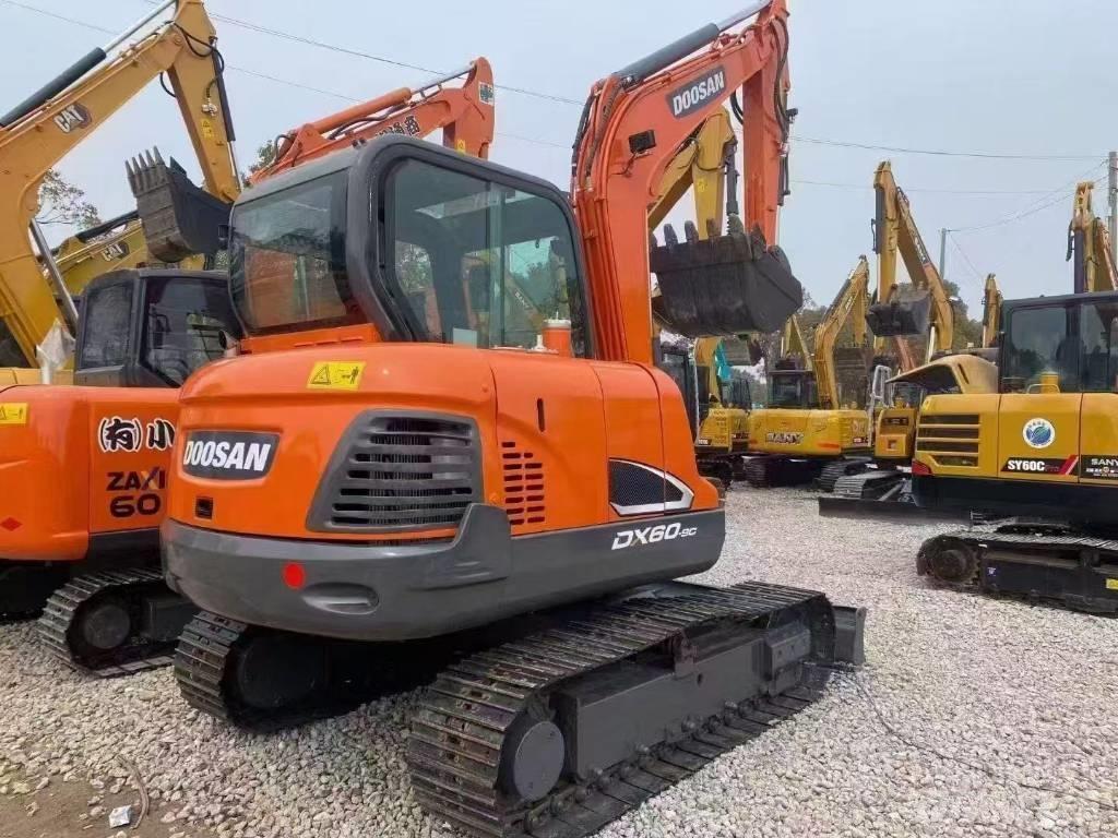 Doosan DX 60 Roomikekskavaatorid