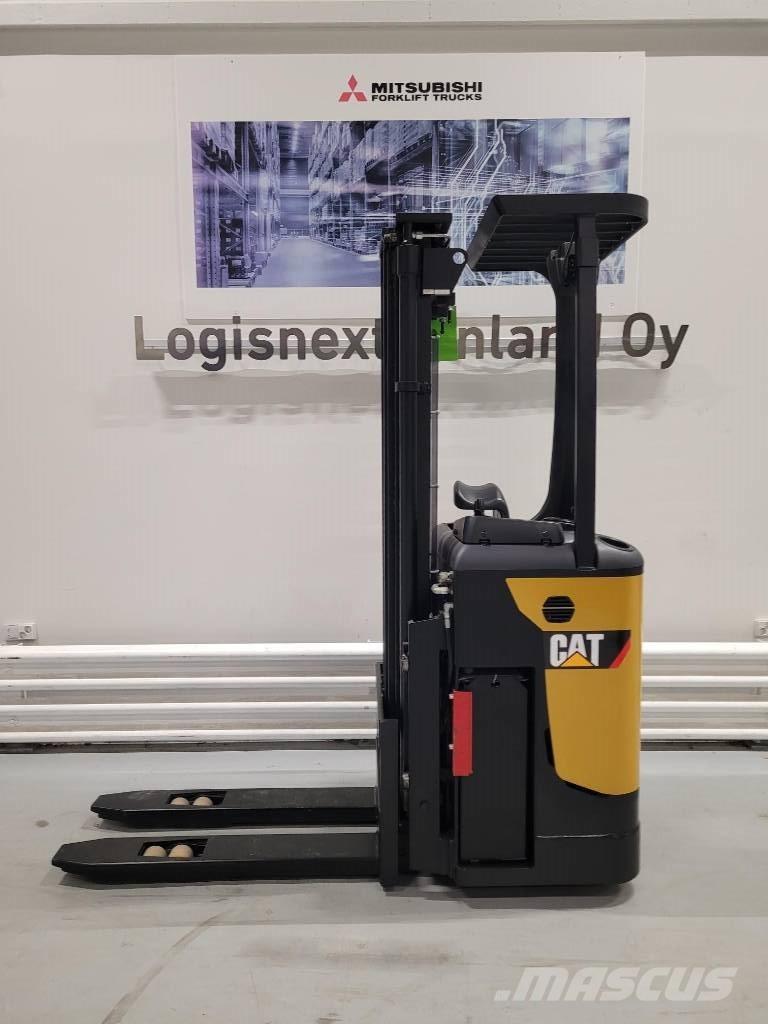 CAT NSR 16NI Platvormiga virnastajad