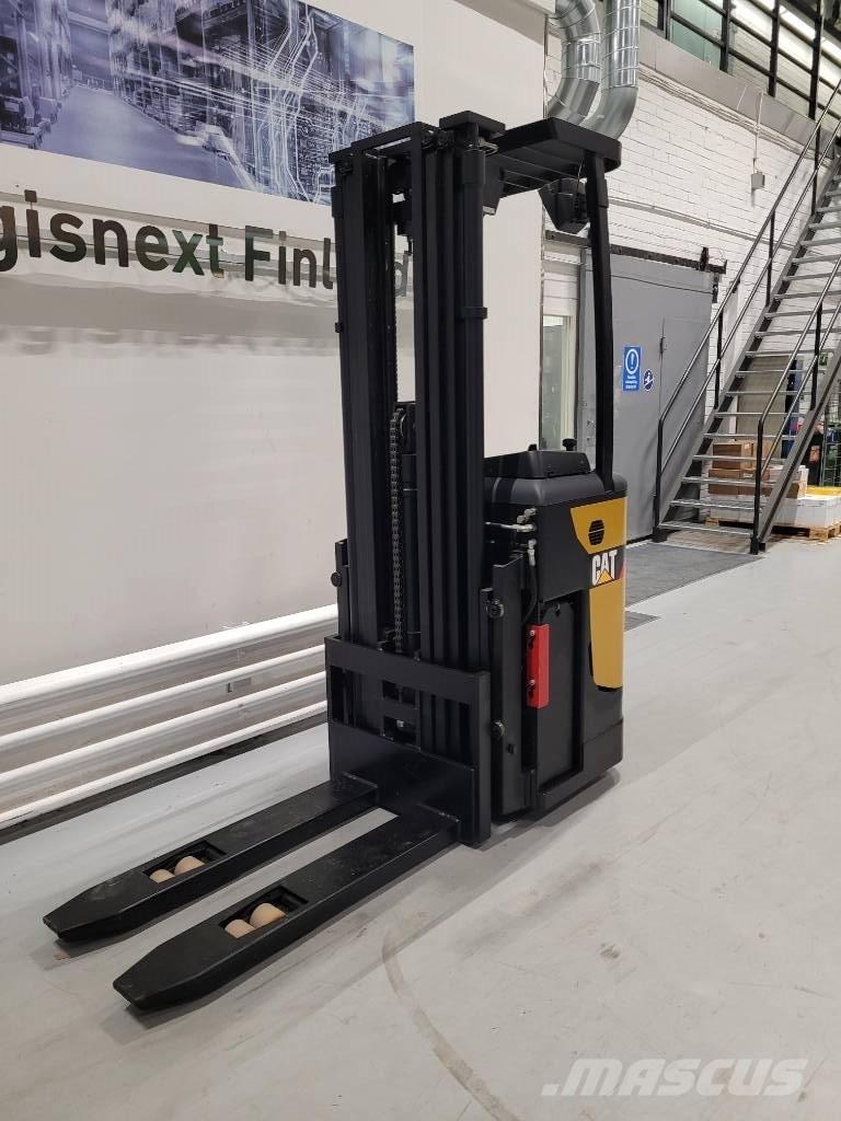 CAT NSR 16NI Platvormiga virnastajad